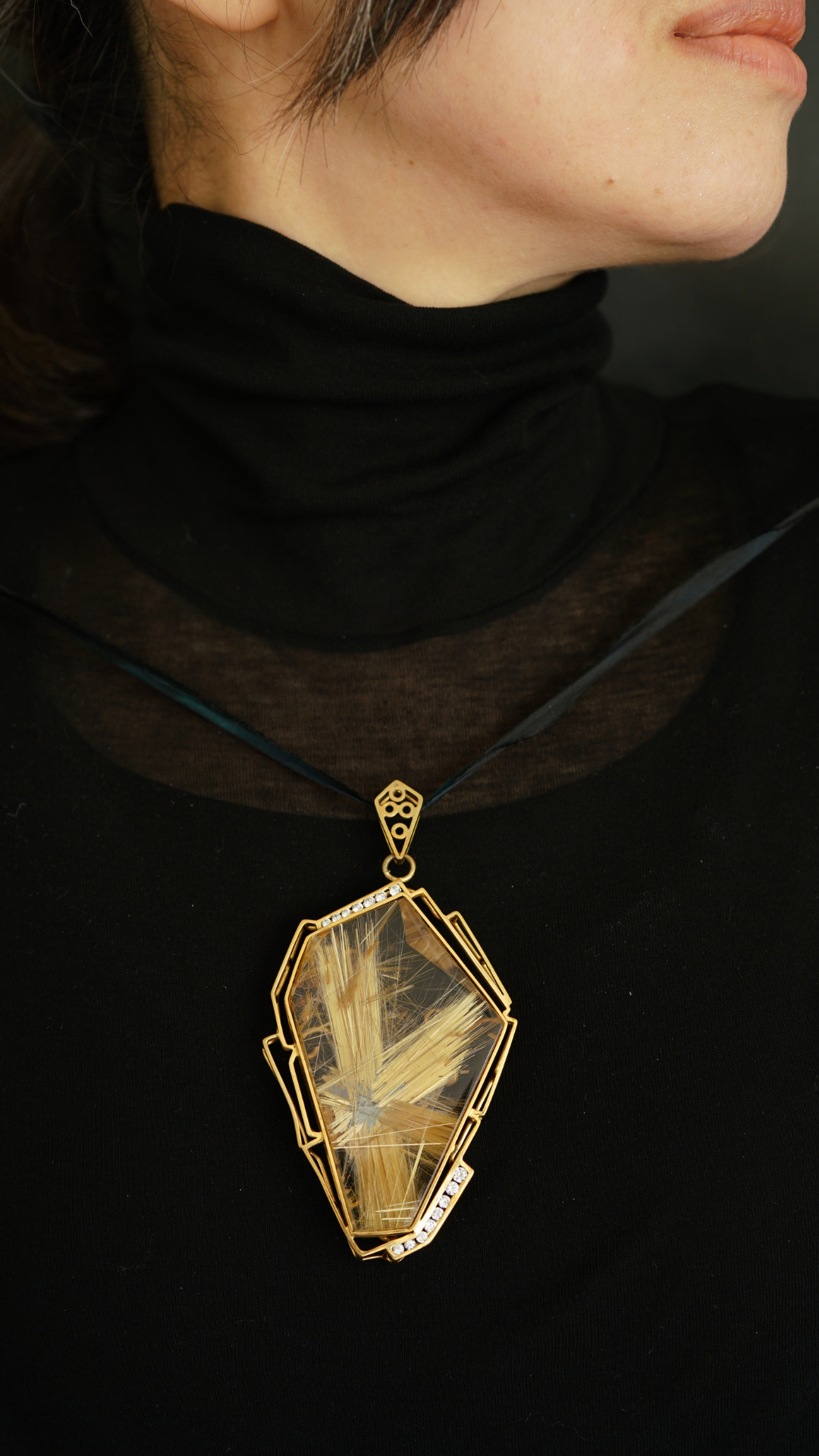 太陽放射ルチルペンダント